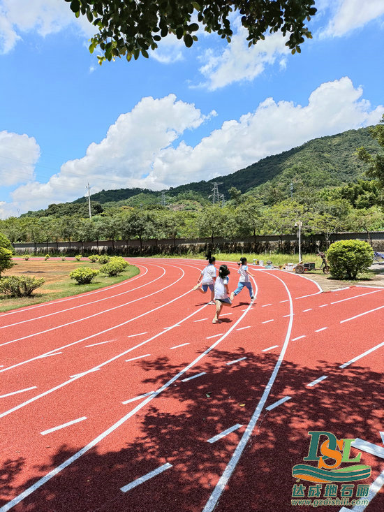 【透氣型塑膠跑道】心飛揚(yáng)，隨心跑！